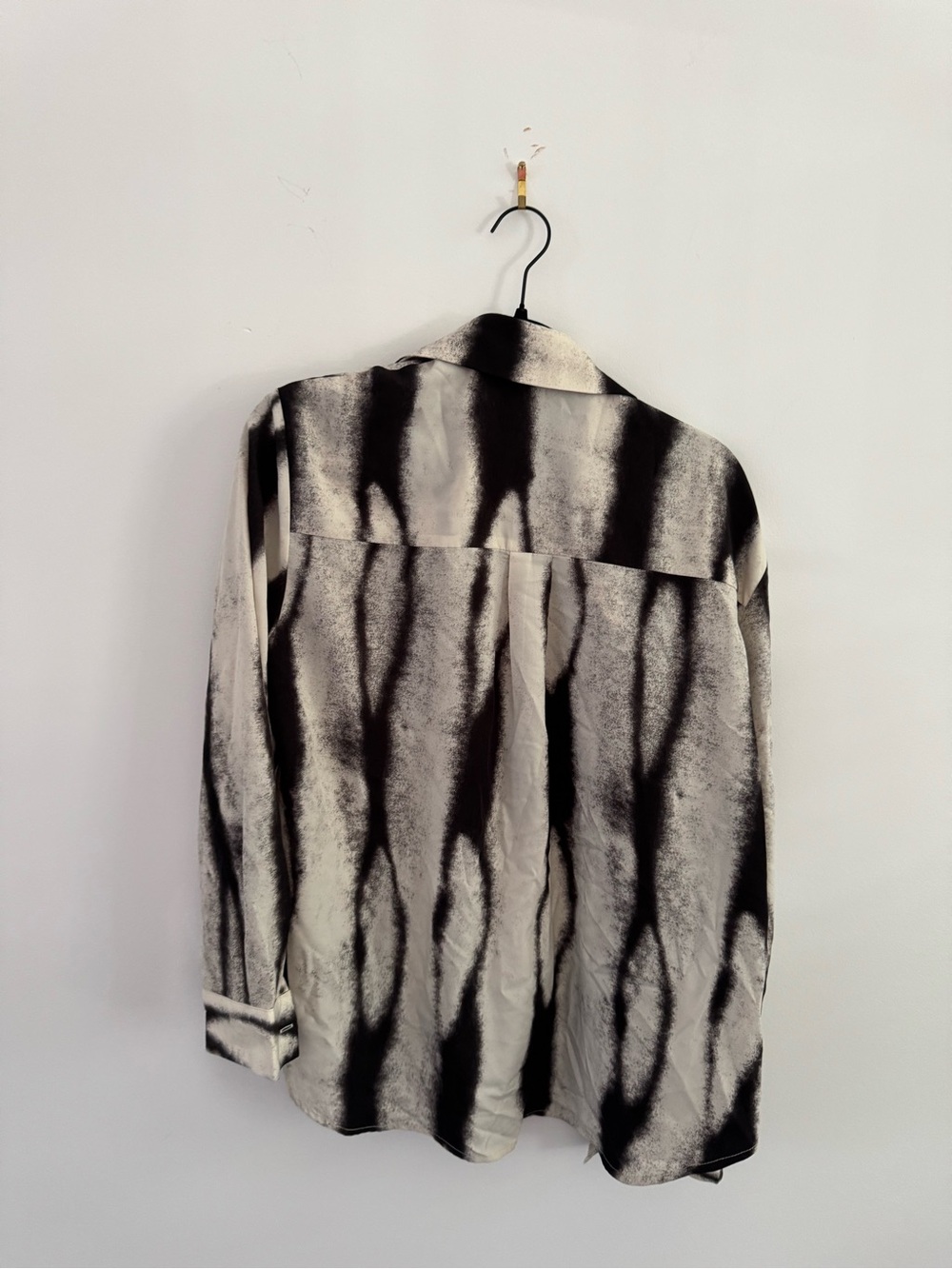 Commense Size M Black & White Abstract Button-Down Shirt - Picture 5 of 5